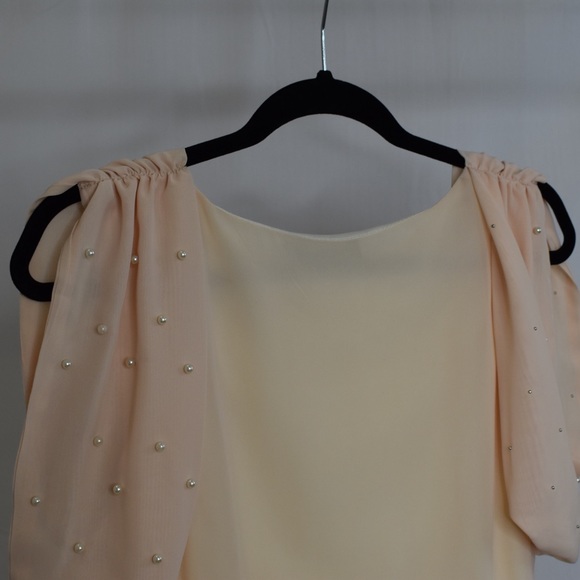 Blush & Pearl Top - Picture 5 of 6